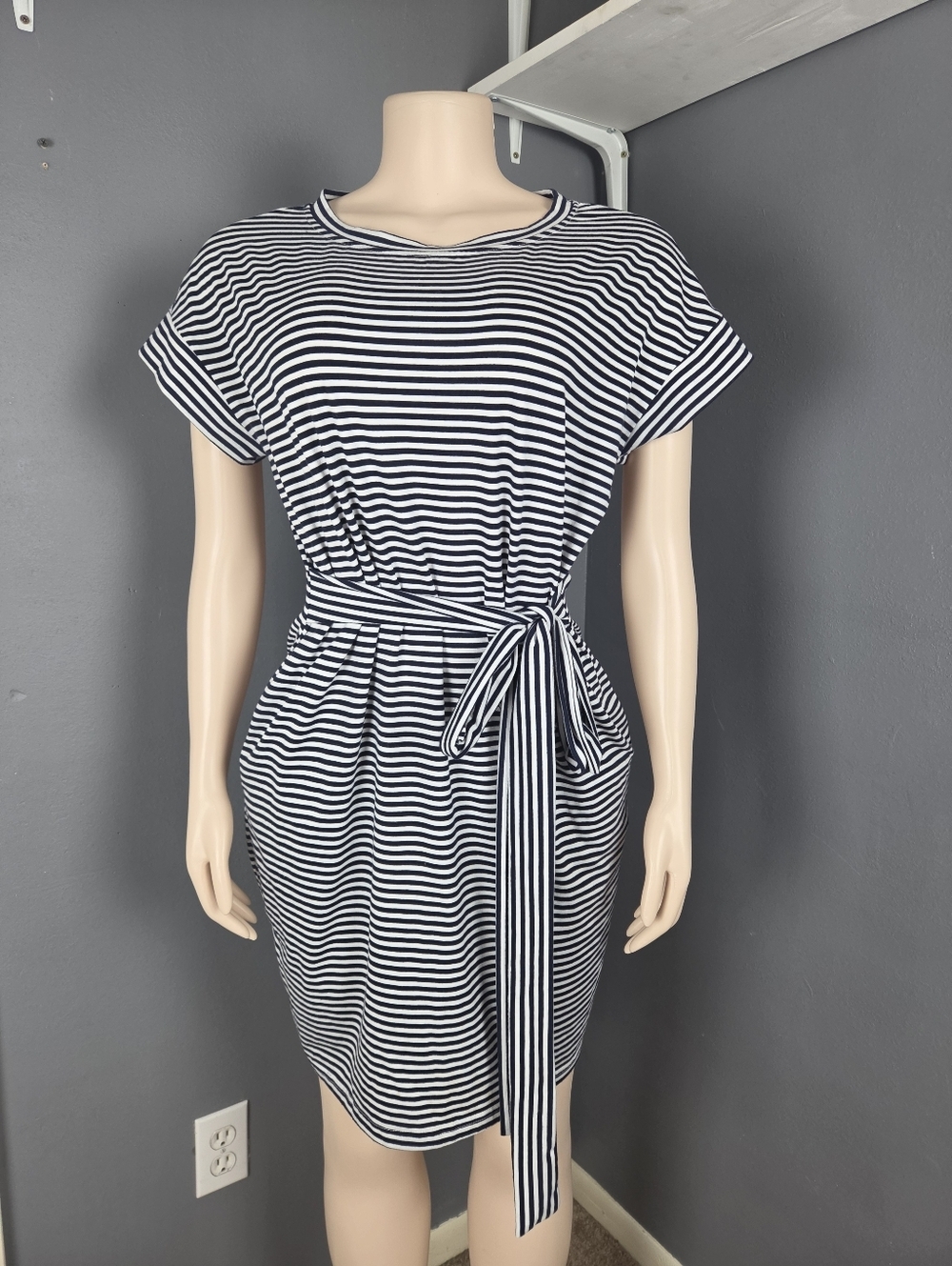 Elegant Striped Black and White Midi Dress - Picture 3 of 9